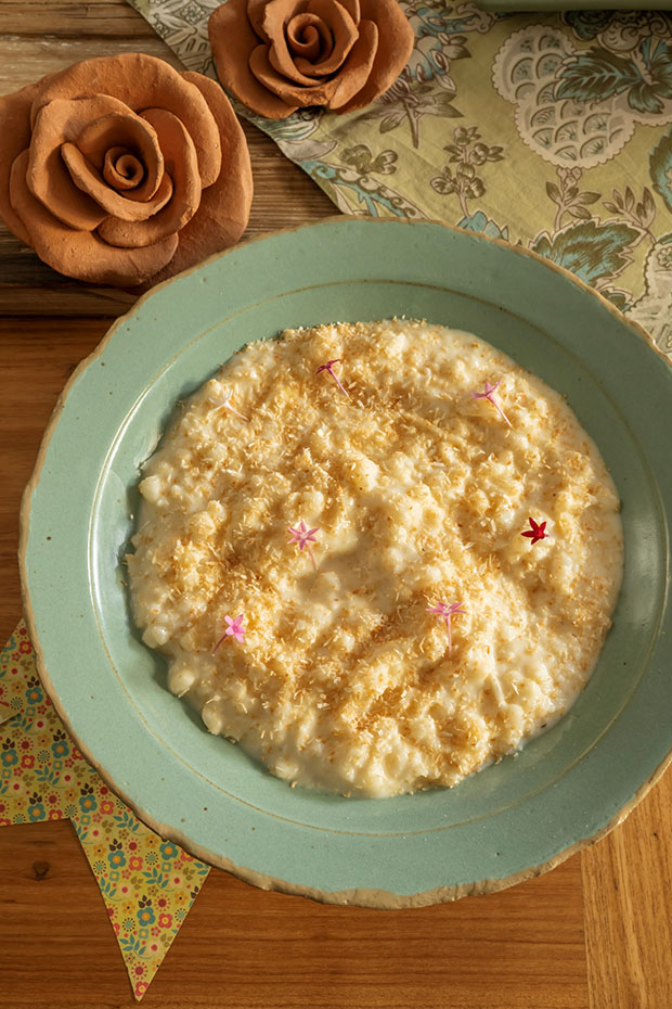 Receitinha delícia: Canjica Cremosa c/ Amendoim e Coco Fresco!